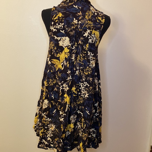 ๐ 2/$25 Urban Outfitters Kimchi Blue Floral Mini Dress - Picture 4 of 6